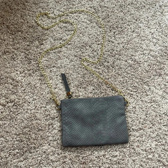 Merona Faux Snakeskin Clutch/Crossbody grey with gold chain - Picture 2 of 7